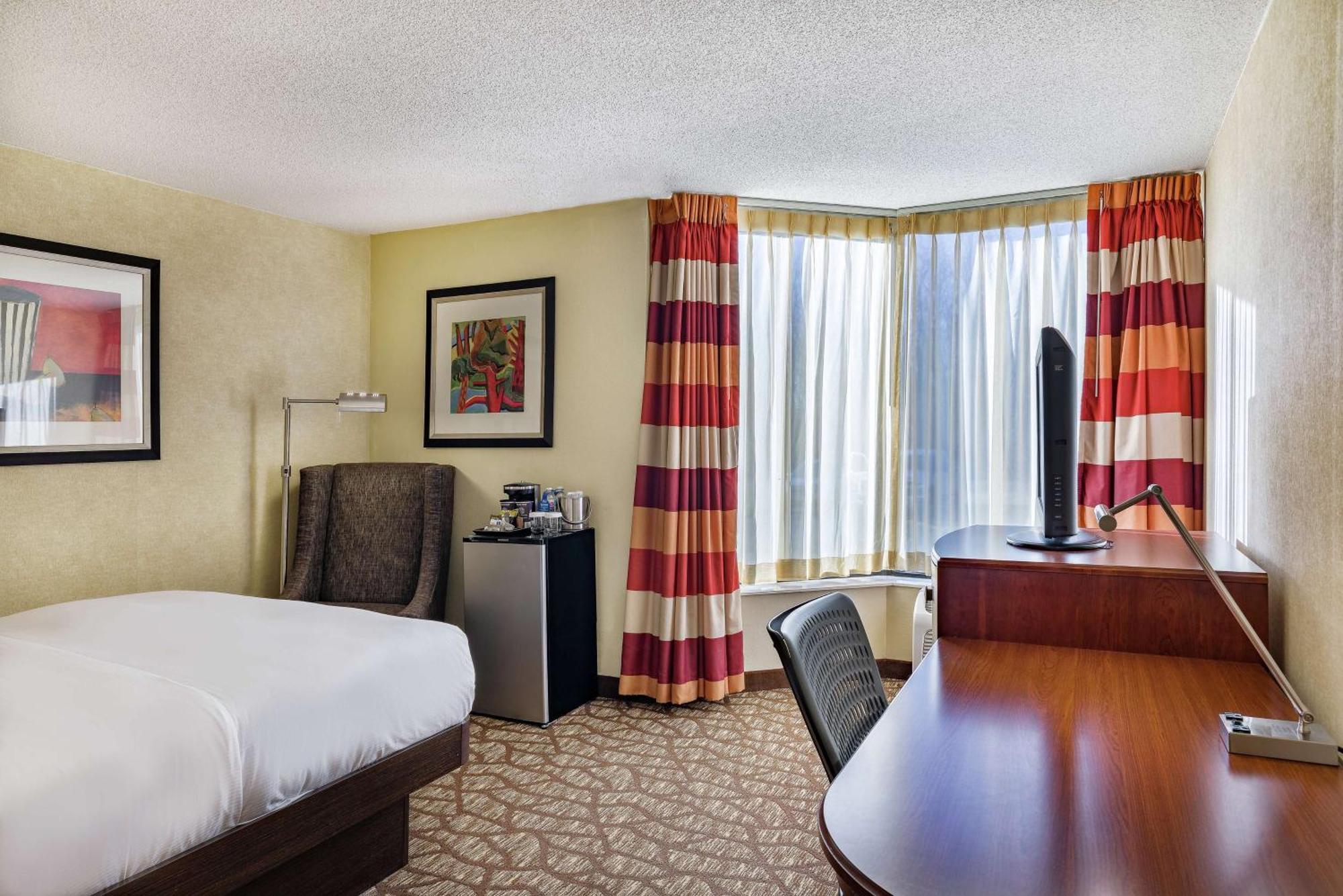 Doubletree By Hilton Johnson City Exterior foto